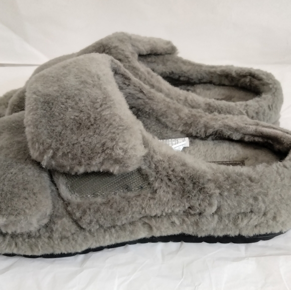 UGG fluff yeah that  slides size 8 - Picture 8 of 16